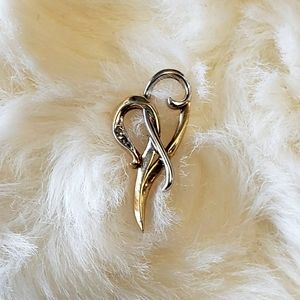 10k diamond heart pendant